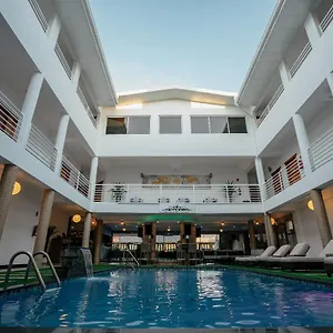 3* Hotel Runway